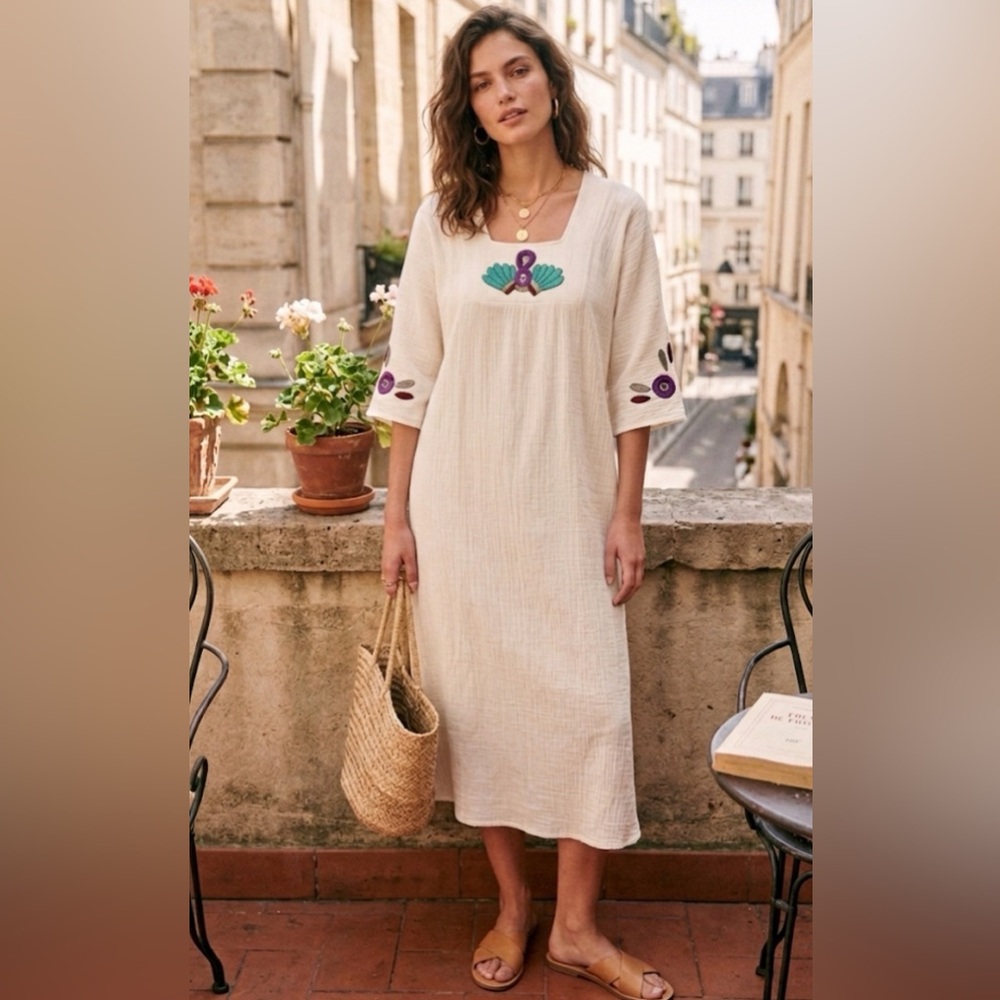 Rare Vintage Greek Cotton Midi Dress – Hand-Embroidered Aesthetic – Size M ✨